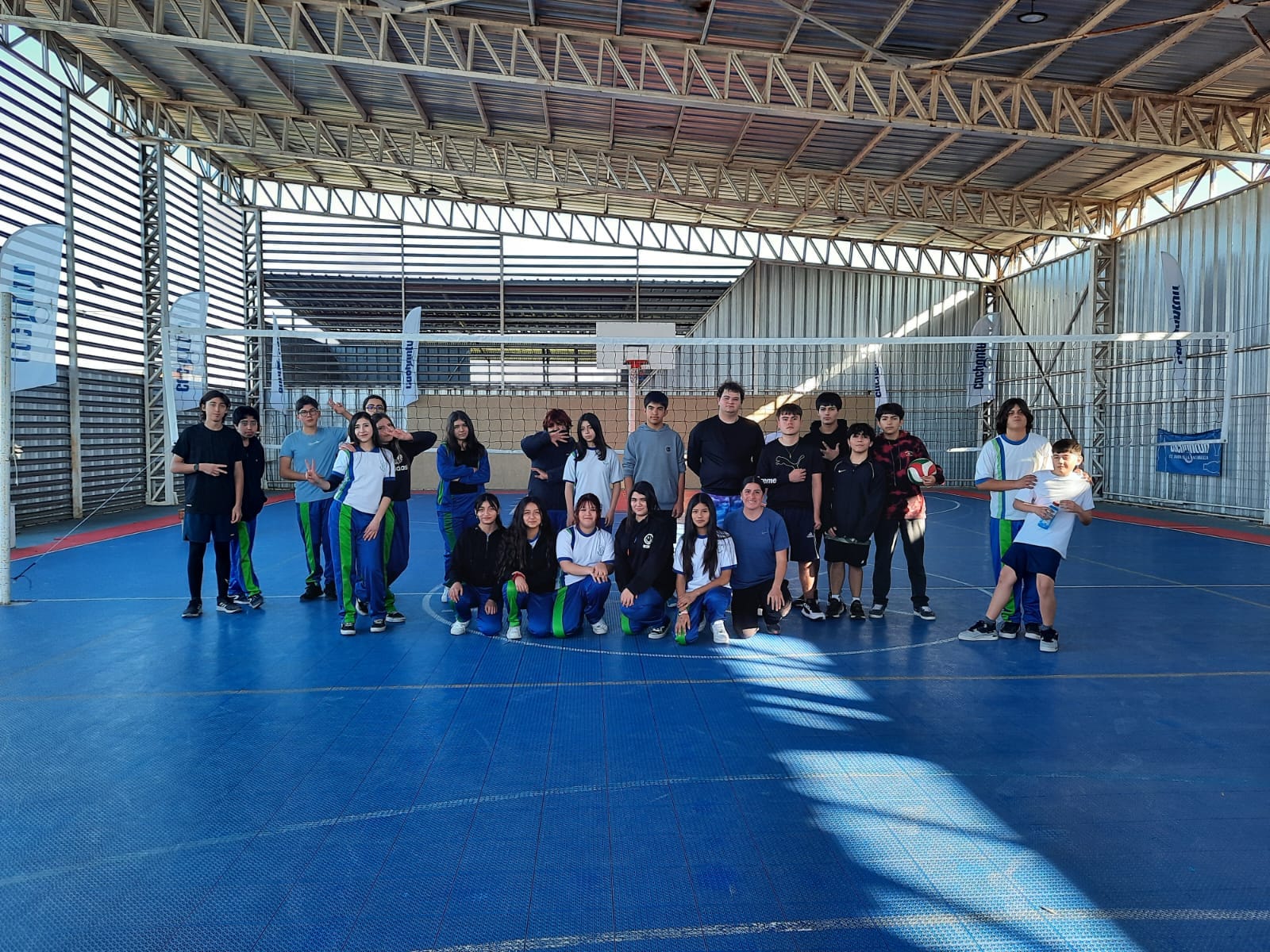 Encuentro Amistoso de Voleibol